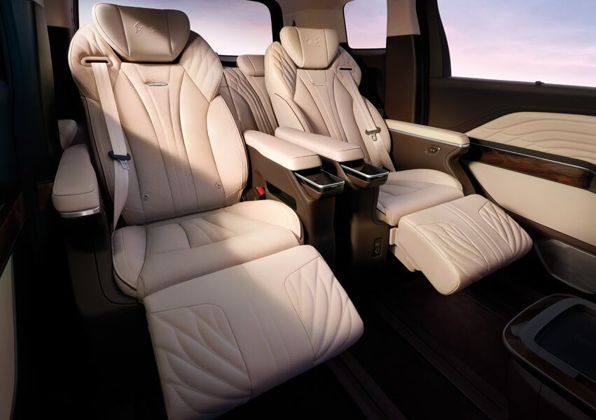 Hongqi HQ9 interior detail